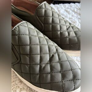 Women’s green quilted slide on shoes size 8.5